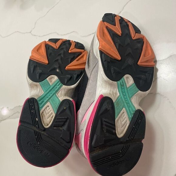 Adidas multicolor runners shoes size 7 - Picture 4 of 6